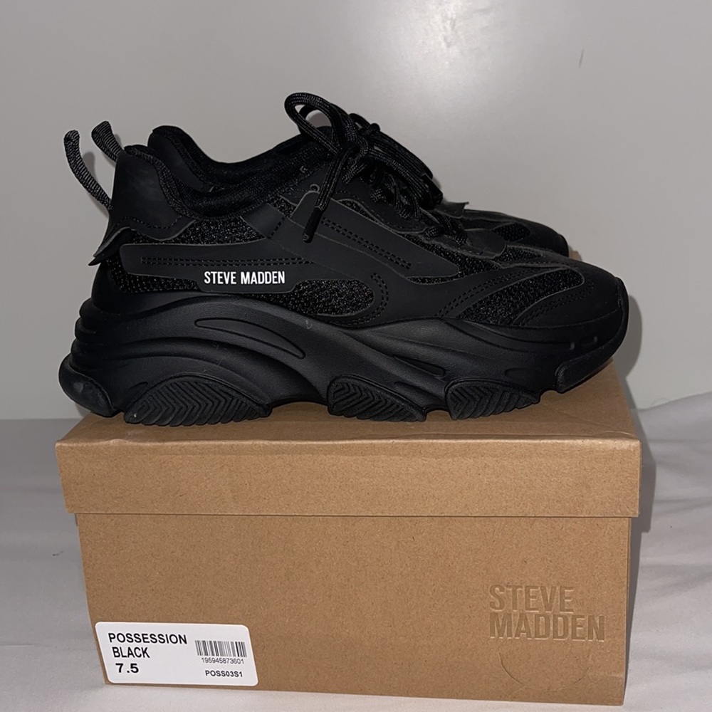 Steve Madden possession Black